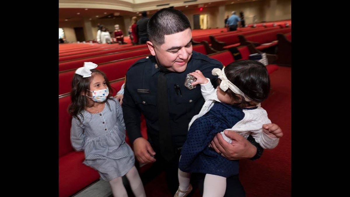 Double amputee becomes Fort Worth police officer