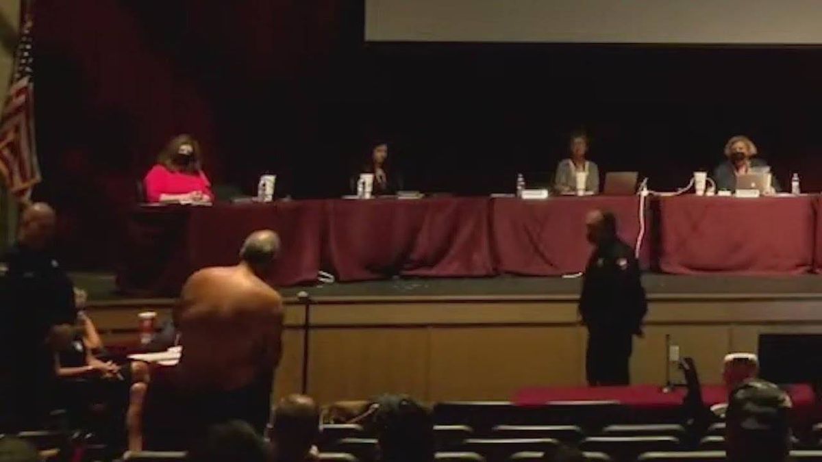 WATCH: Texas dad strips down in front of school board over mask mandates