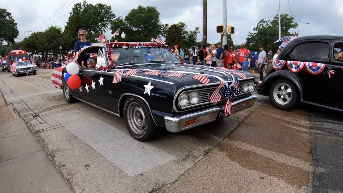 Annual Arlington Independence Day parade returns