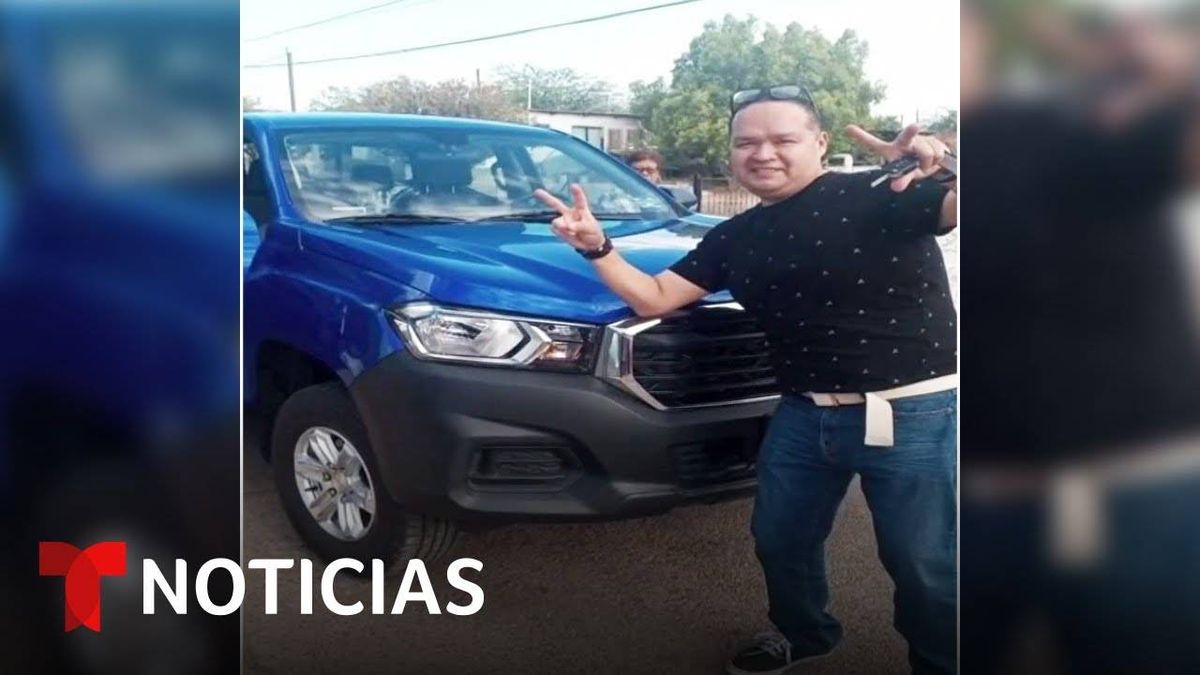 Nodal Cumple Su Promesa Y Le Compra Una Troca Nueva A Su Maestro De Primaria