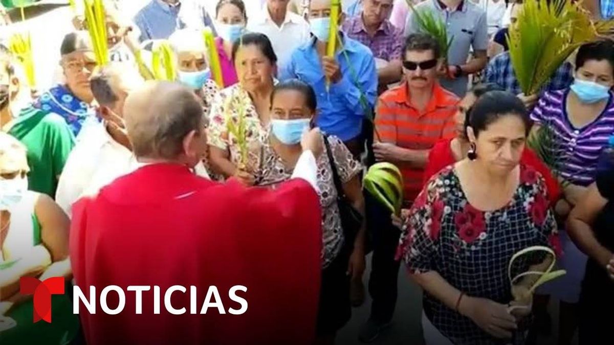 En Pleno Servicio Sacerdote En Honduras Arrebata La Mascarilla De Una De Sus Feligreses