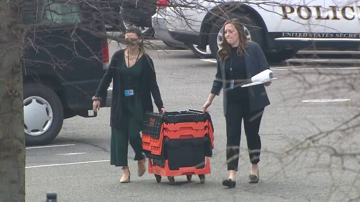 VIDEO & PHOTOS: Moving trucks and staffers carrying boxes out of West Wing spotted at White House