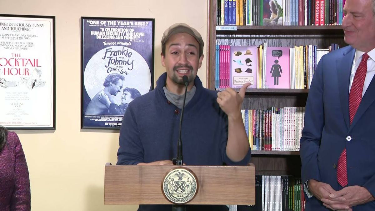 VIDEO & PICS: De Blasio honors Lin-Manuel Miranda, proclaims 'Drama Book Shop Day'