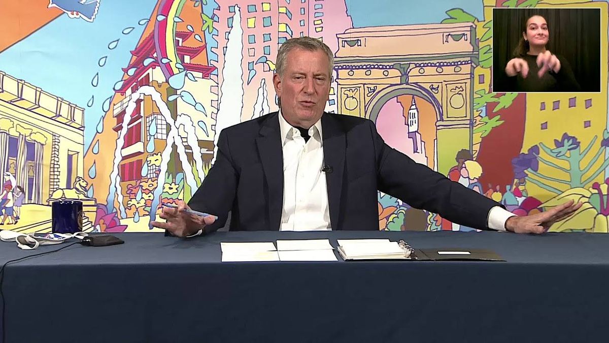 'Live long and prosper with candy': de Blasio debuts Star Trek Halloween costume during briefing