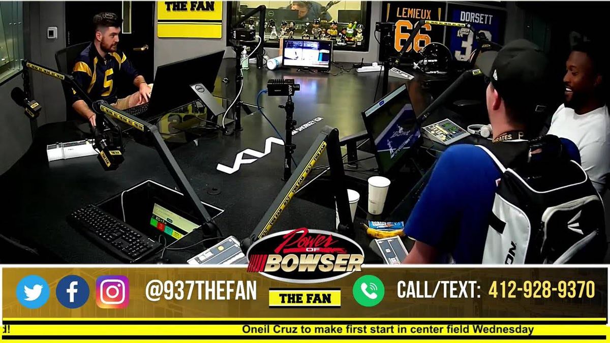 Lainey Wilson says she and boyfriend 'Duck' Hodges bleed black and gold