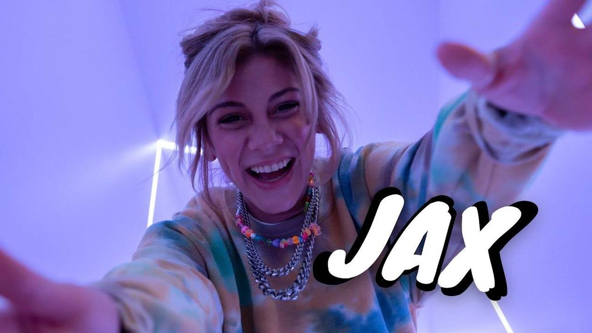 Jax on "Victoria's Secret," body positivity, and holiday shopping tips!