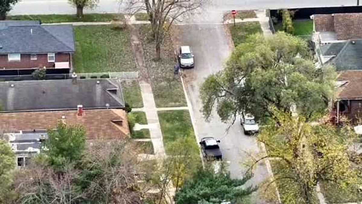 Black Friday mall shooting injures 3