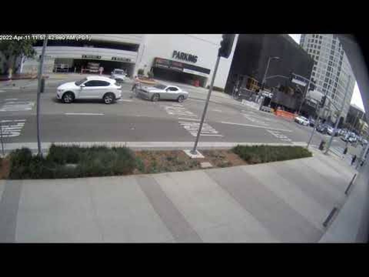 WATCH: Follow-home robbers hit victim with car in the middle of L.A. jewelry district