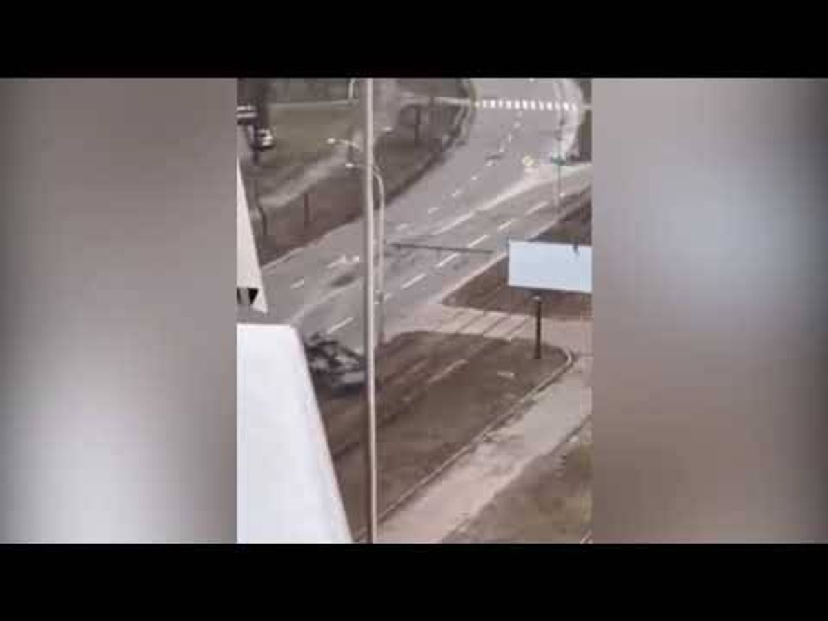 Russian tank crushes Ukrainian car and driver [GRAPHIC VIDEO]