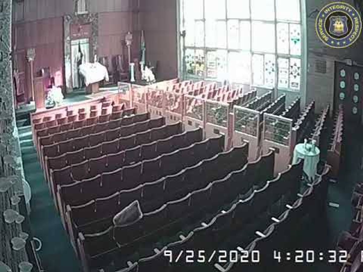 WATCH: Man caught on video stealing Torah from Yonkers synagogue sought by police