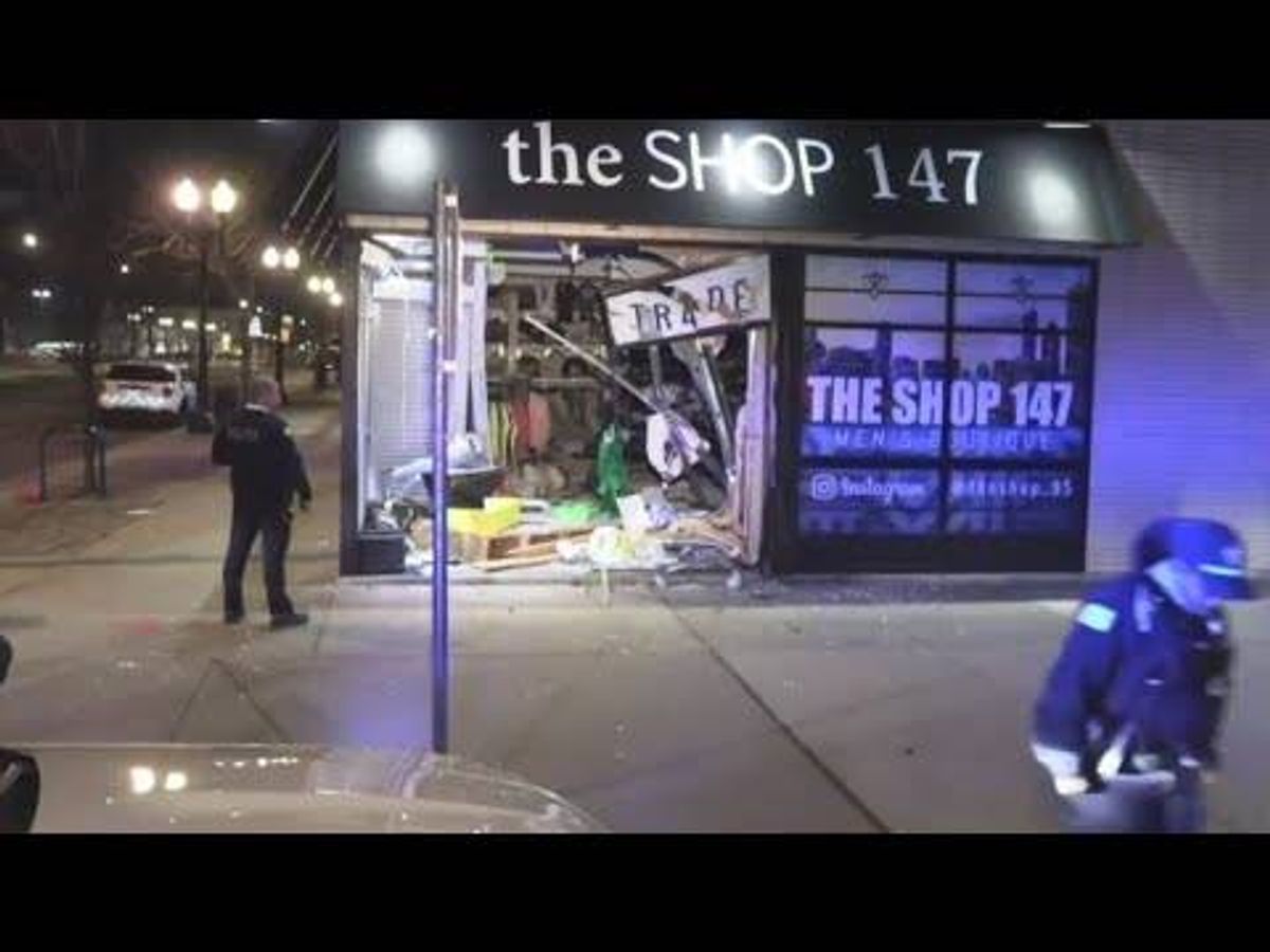 Beverly clothing store targeted in smash-and-grab