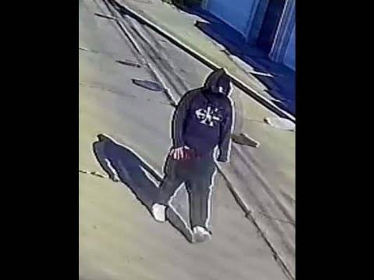 VIDEO: CPD searching for drive-by shooter who killed man, wounded infant on West Side