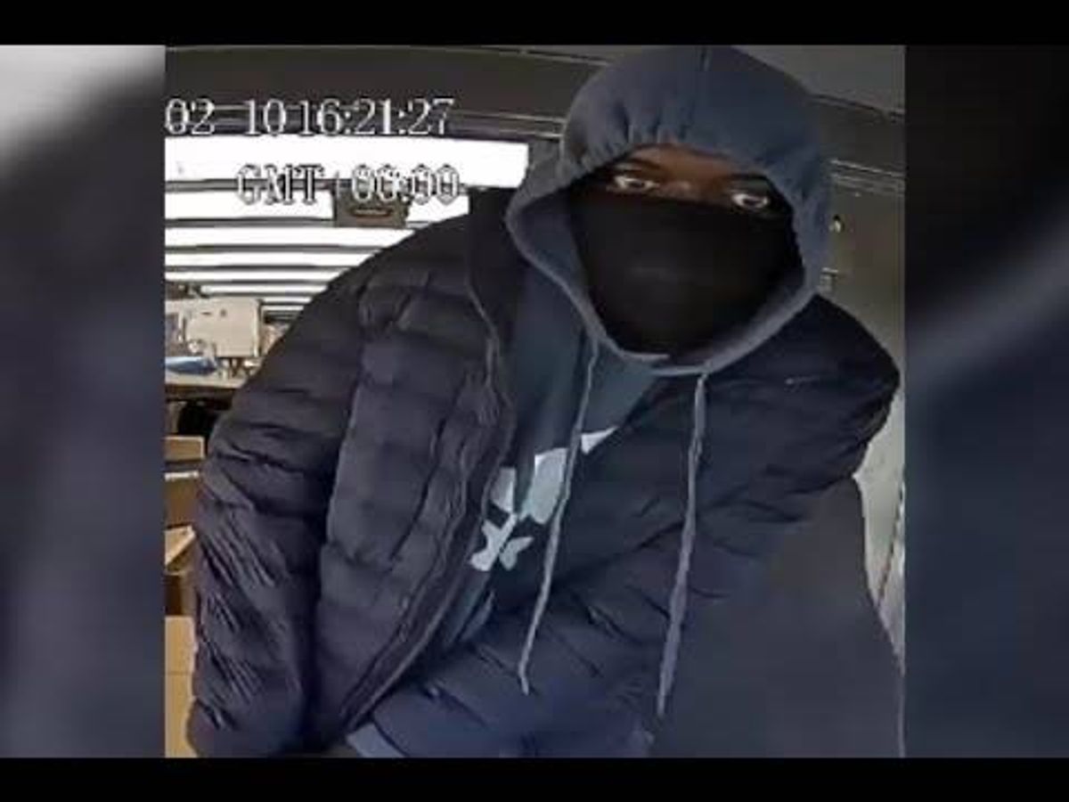 VIDEO: Police searching for carjacking suspect who robbed FedEx driver at gunpoint