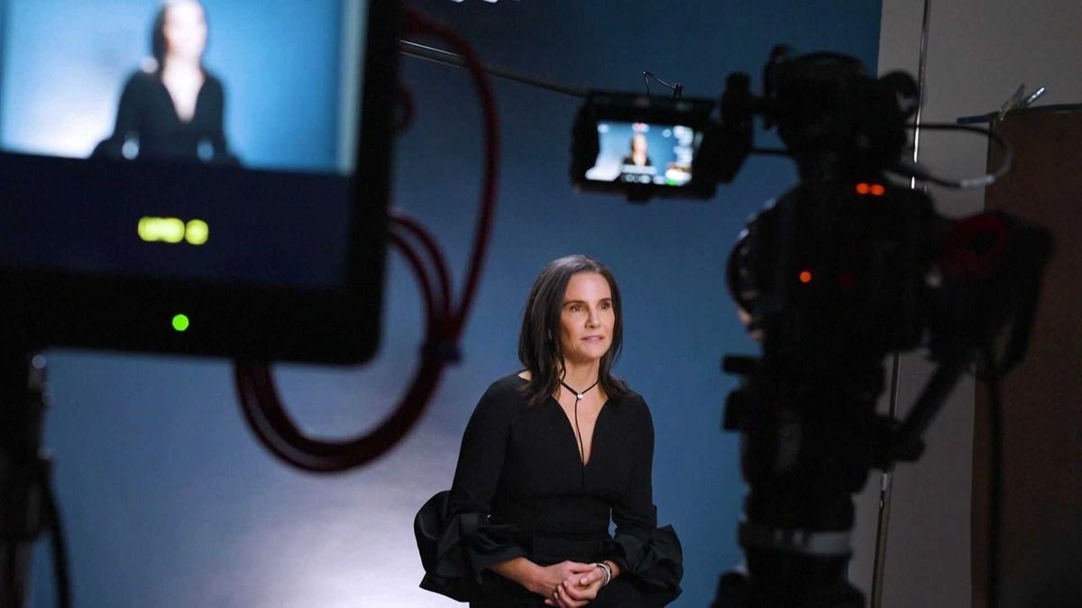 Blue Origin launches an all-female celebrity crew with Katy Perry, Gayle King and Lauren Sanchez