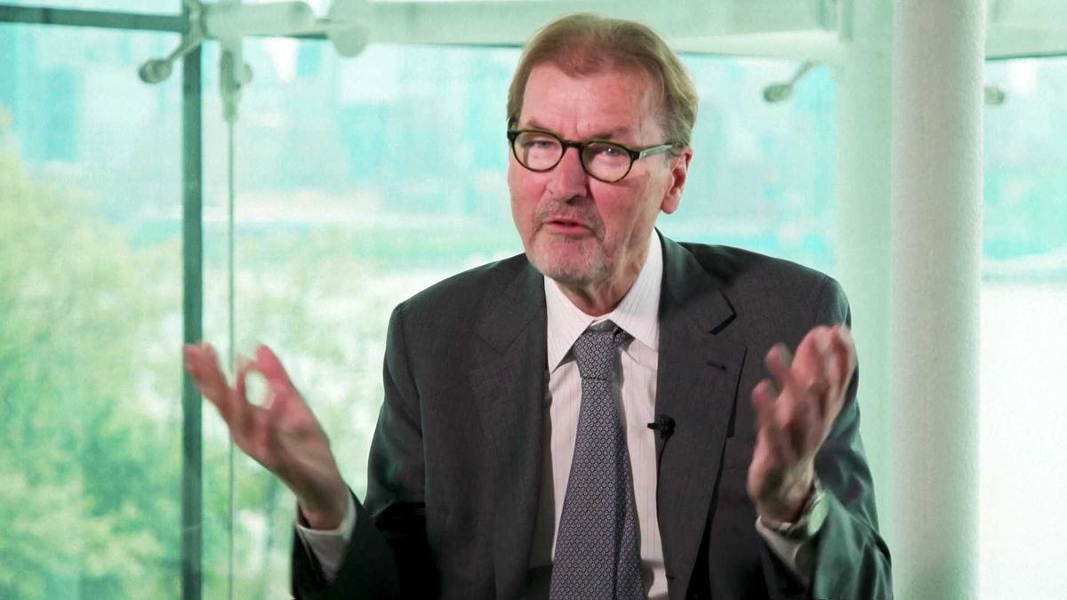 Jet gift from Qatar's royal family to Donald Trump will require billions of dollars and retrofitting to serve as Air Force One