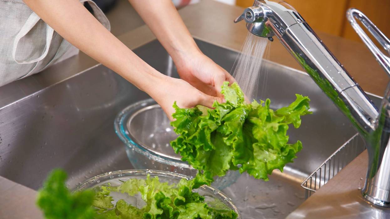 Consumption of fresh produce tainted with parasite linked to over 20 cases of intestinal illness in Louisiana