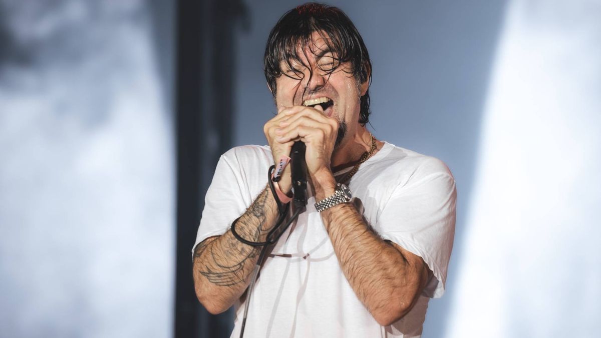 Deftones take us inside the making of 'private music'