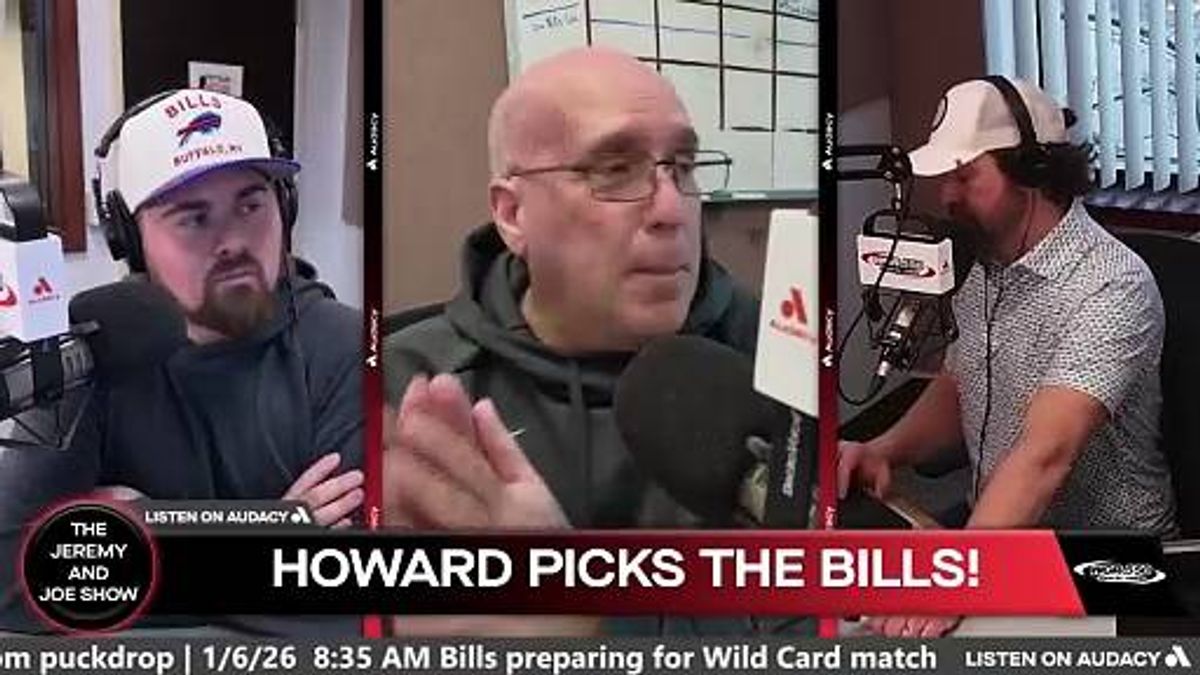 Allen dons Superman cape again to earn first road playoff win