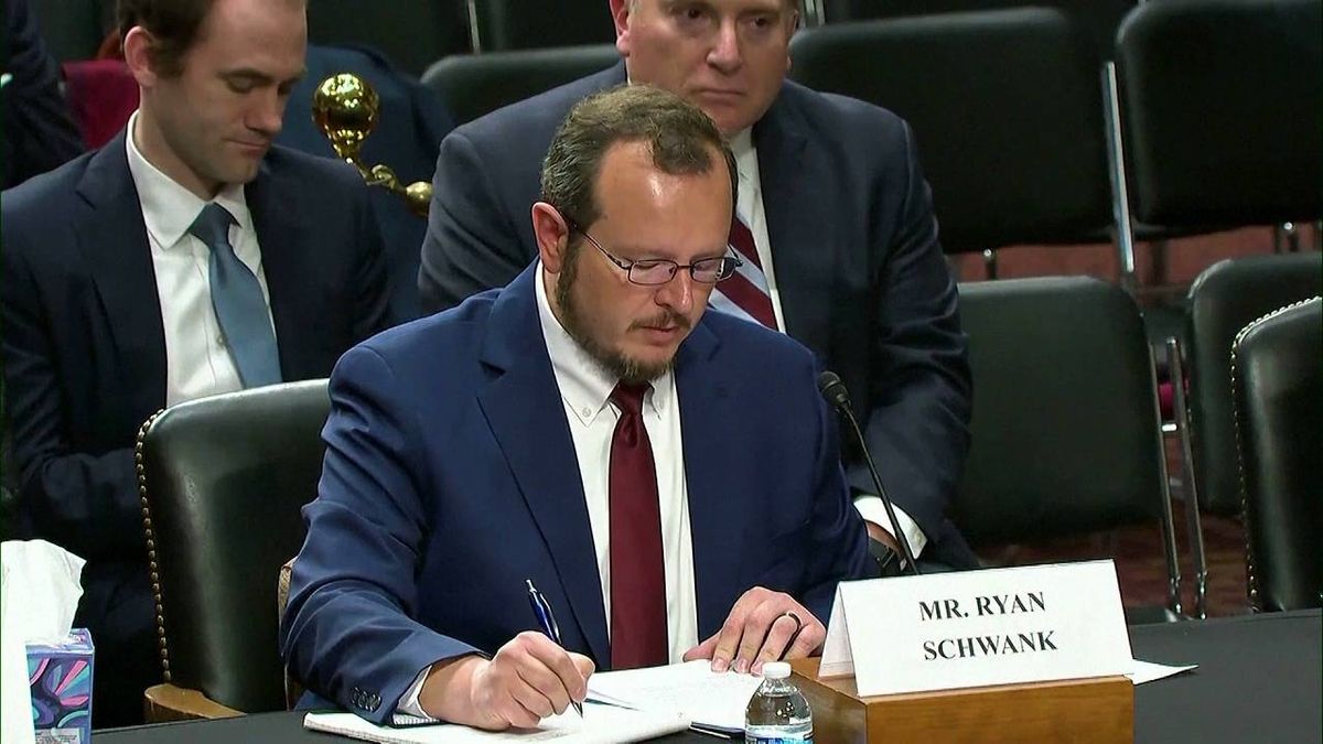 A former agency lawyer tells congressional forum ICE training is 'deficient and 'broken'