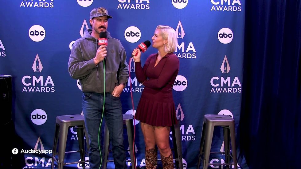 Riley Green shares who he’ll be avoiding eye contact with during CMAs performance with Ella Langley