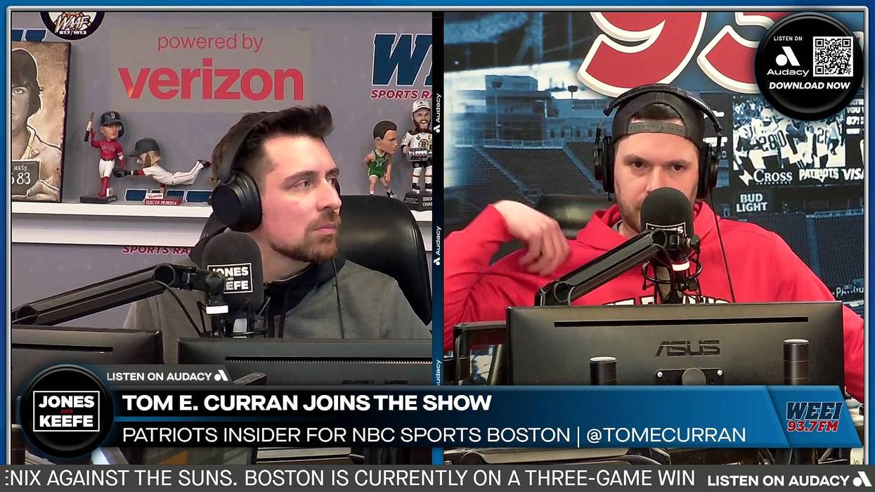 Mike Vrabel adds smoke to A.J. Brown fire, maintains texting relationship with Eagles WR