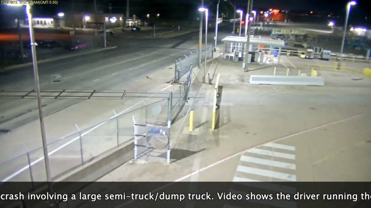 White Settlement Police seek driver who destroyed a traffic signal
