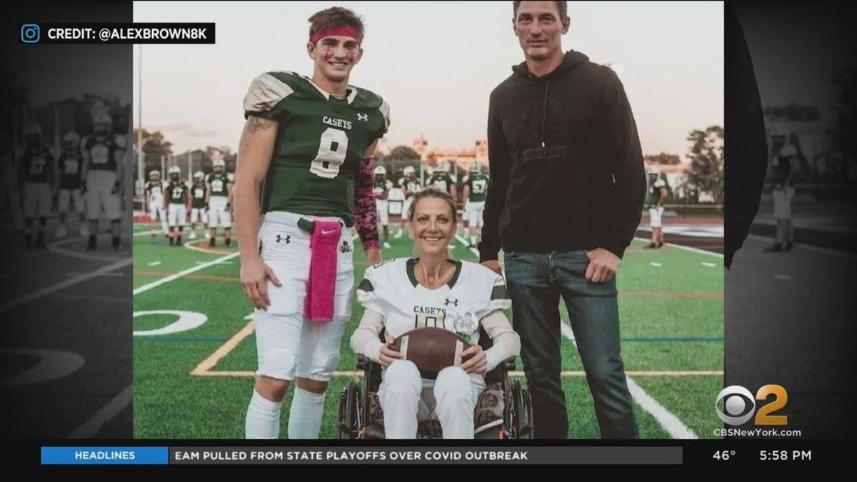 NJ HS quarterback records 8 touchdowns day after mom dies: 'Thank you for watching over me mama'