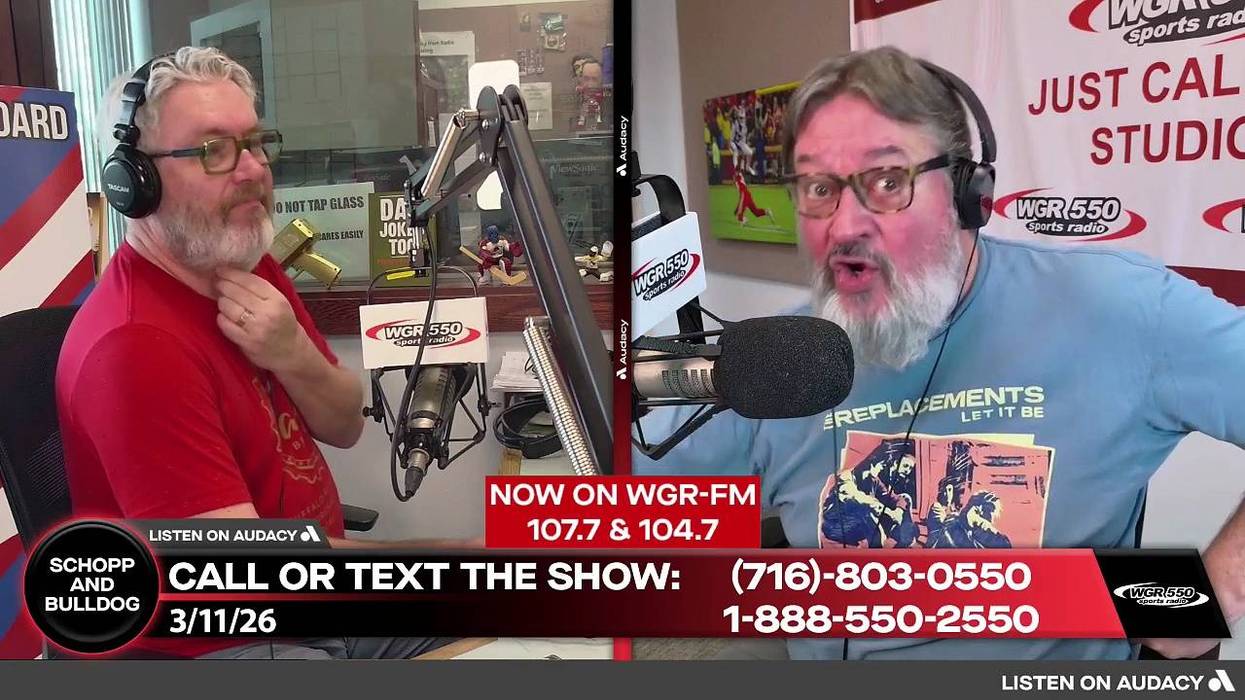 Bills tender Ryan Van Demark to retain offensive tackle