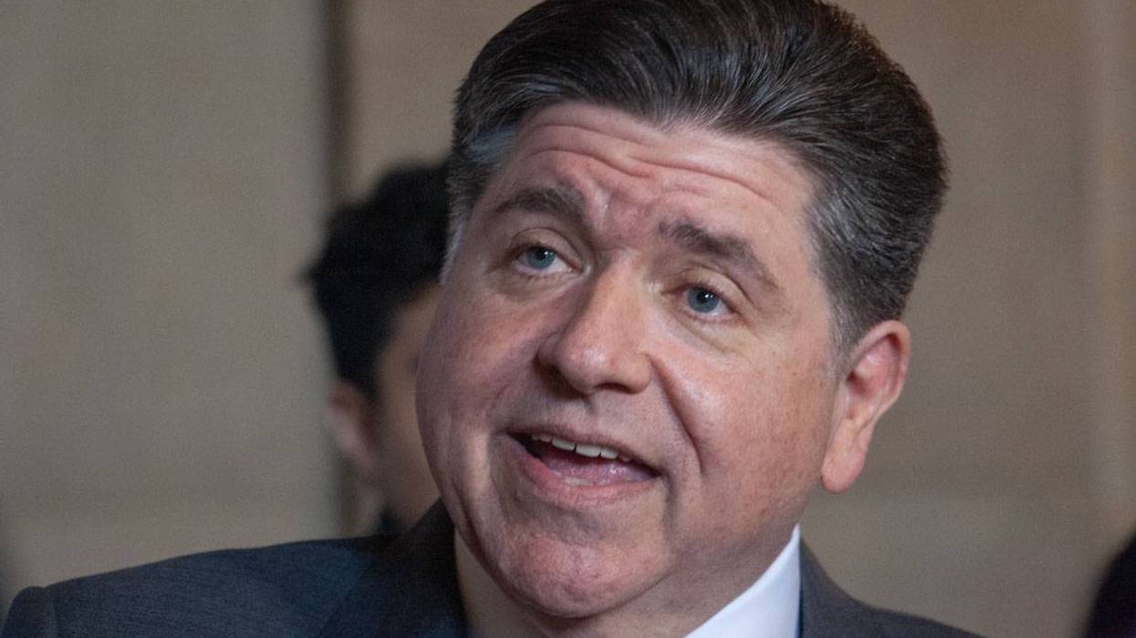 Lawmakers advance Pritzker’s cell phone ban, social media regulations