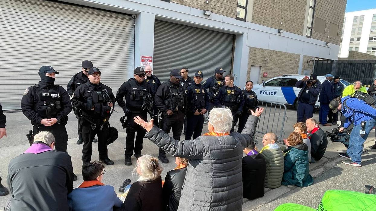 Clergy members arrested while protesting outside Philly ICE headquarters