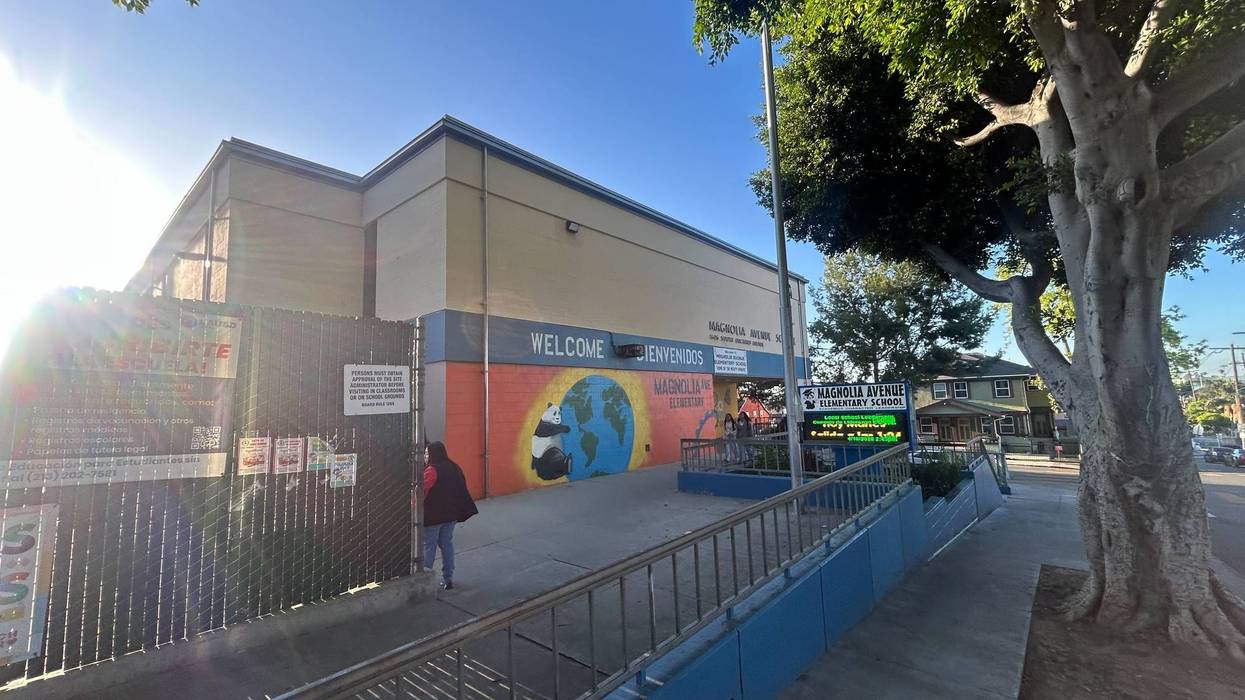 School workers’ union, LAUSD reach tentative deal hours before schools open