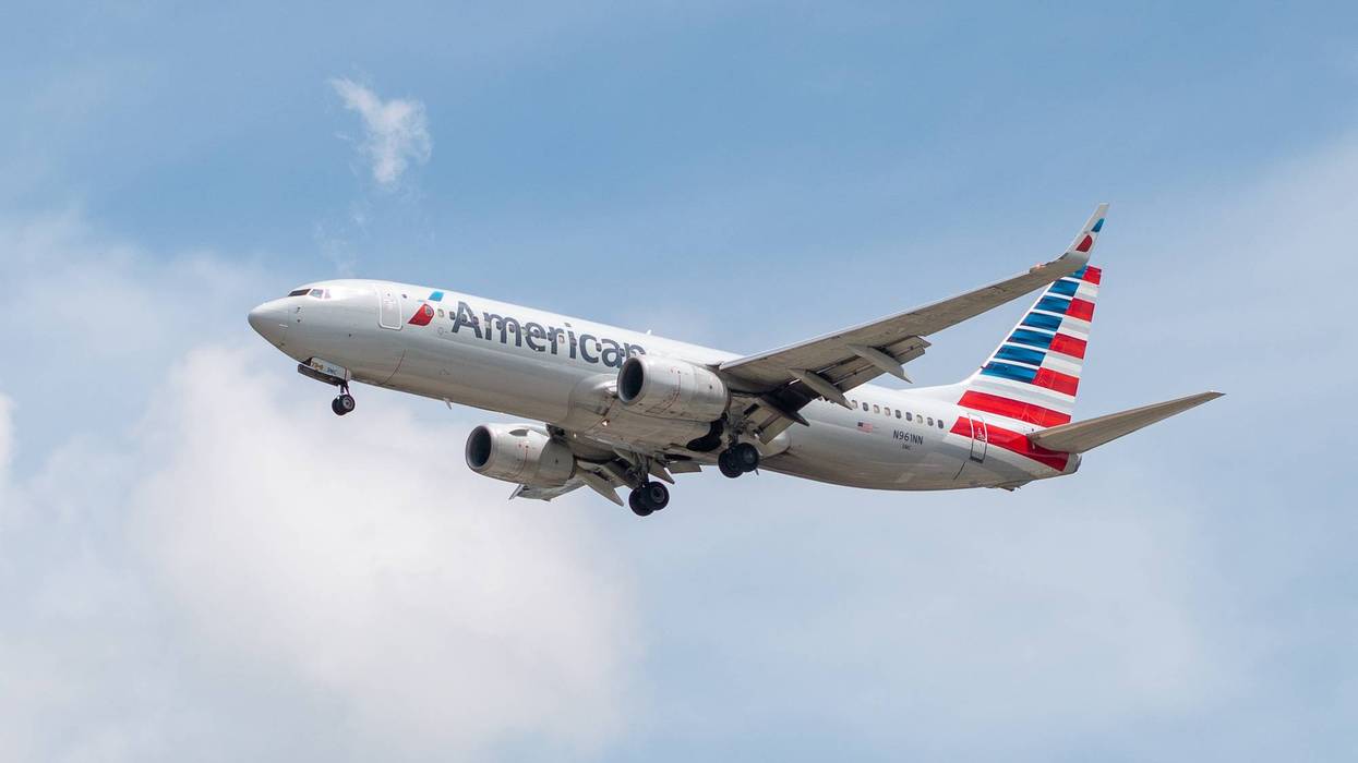 American Airlines unveils electronic boarding gates at DFW