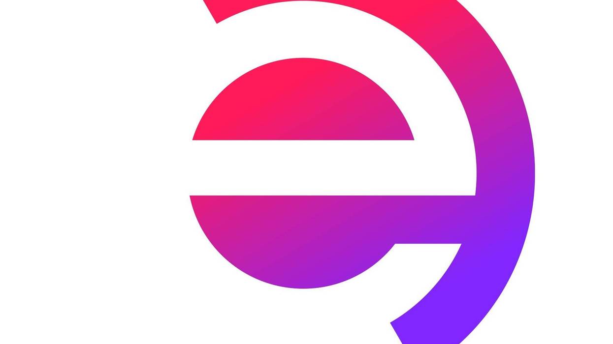 Mylar streamer knocks out power in French Quarter