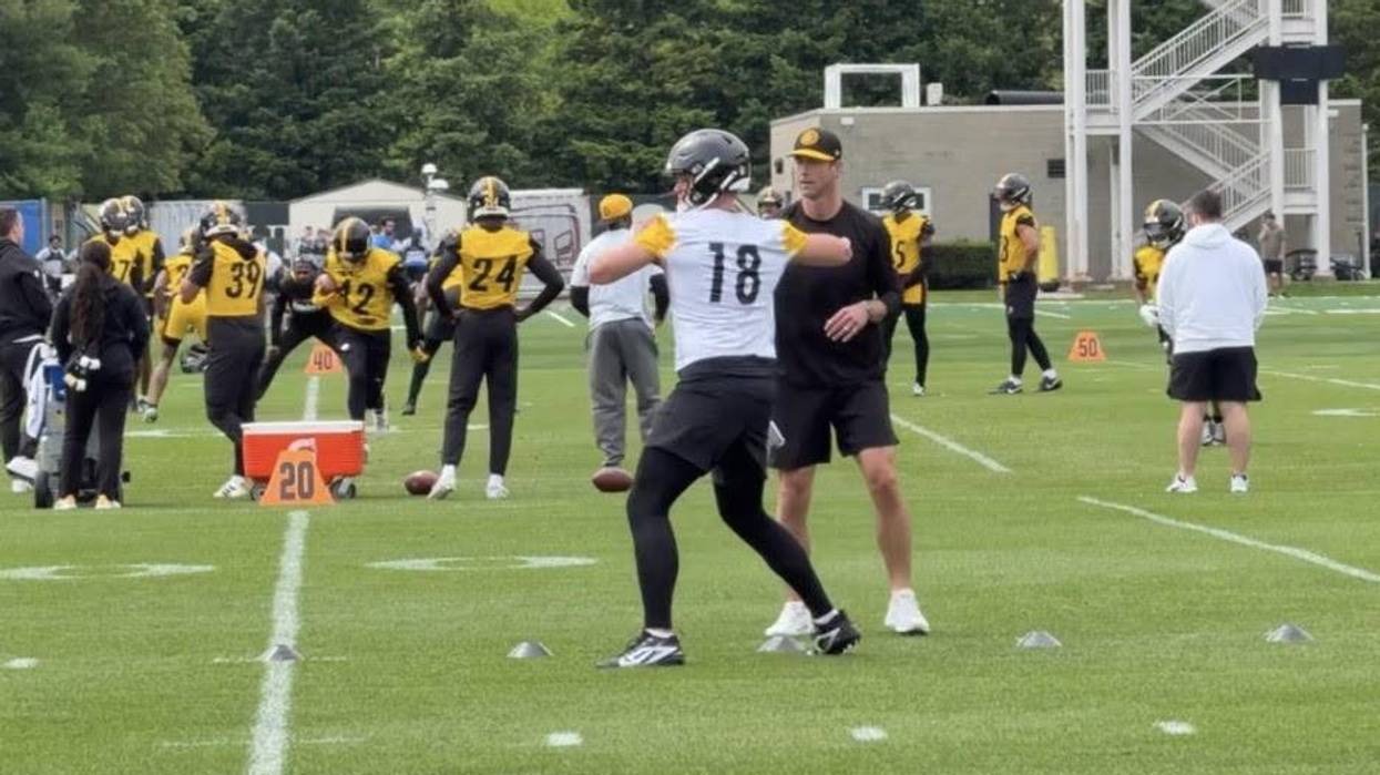 Howard improving, he & Rudolph splitting QB reps