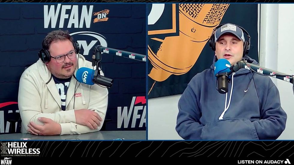 Craig says Cohen is at war with his own fans