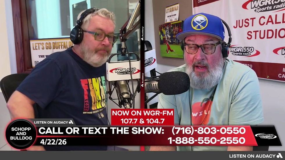 Schopp and Bulldog share their thoughts on what the Sabres should do with goalie in game 3.