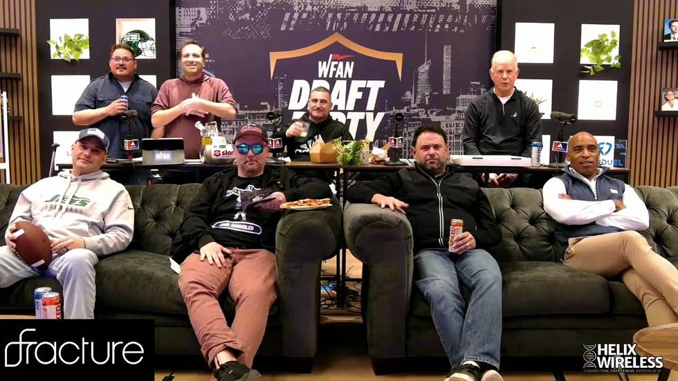 Draft party reacts to Jets taking David Bailey