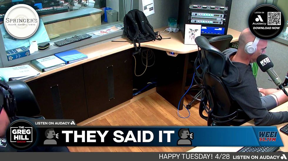 What happened on the bench, after Jeremy Swayman left Game 4?