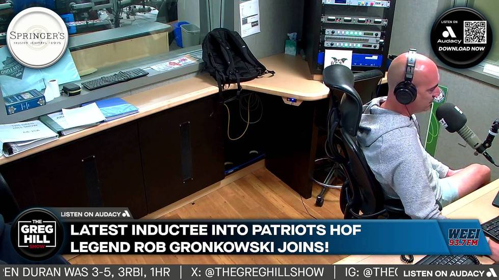 Patriots Hall of Fame inductee Rob Gronkowski joins live!