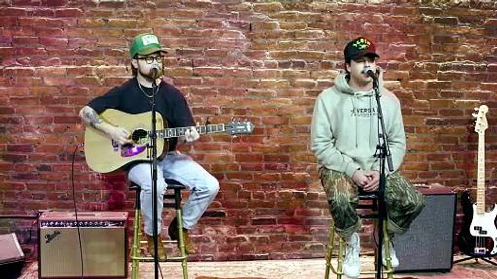 Zach John King Performs "Get To Drinkin'"