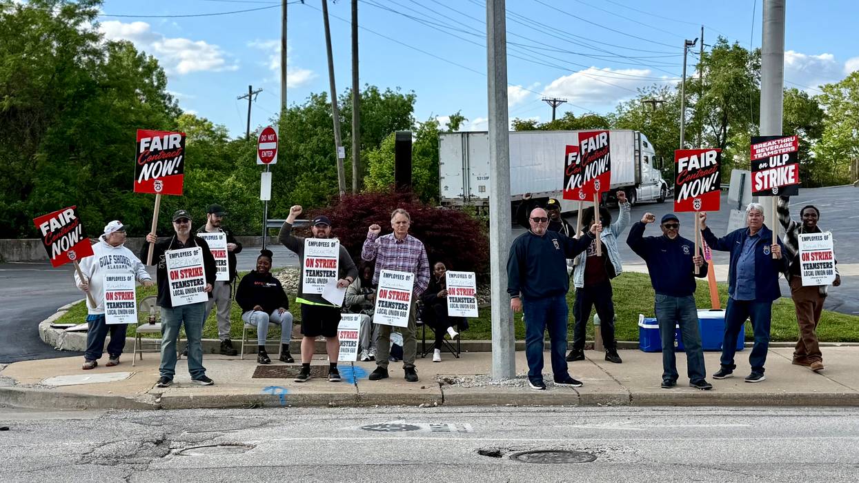 There's a picket line outside a south Saint Louis warehouse