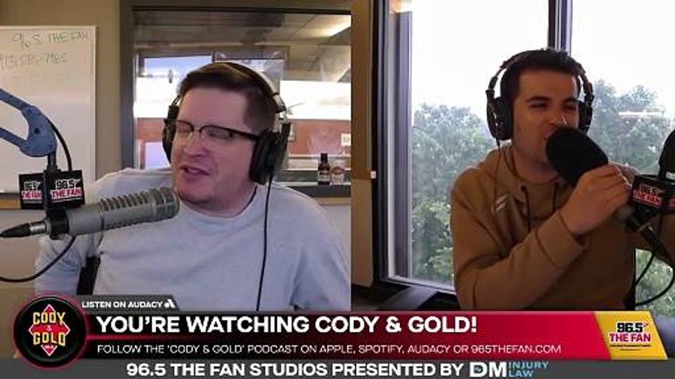 Why Kenneth Walker makes Kareem Hunt UNNECESSARY for Chiefs | Cody & Gold