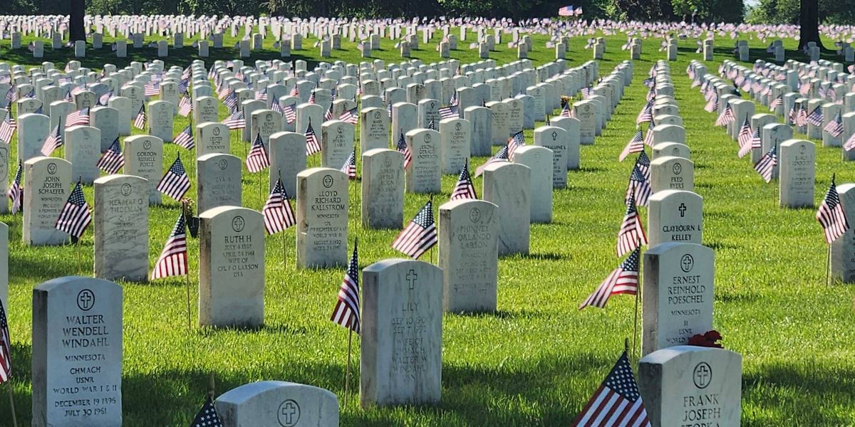 Thousands of Minnesotan's Honor Veterans at Fort Snelling on Memorial Day