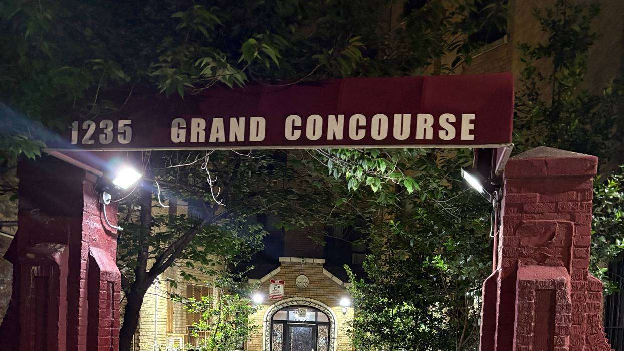 3 people wounded in overnight Bronx shooting
