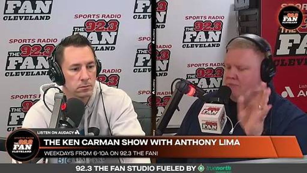 Debating if Shedeur Sanders would benefit from starting the year as QB2 behind Deshaun Watson