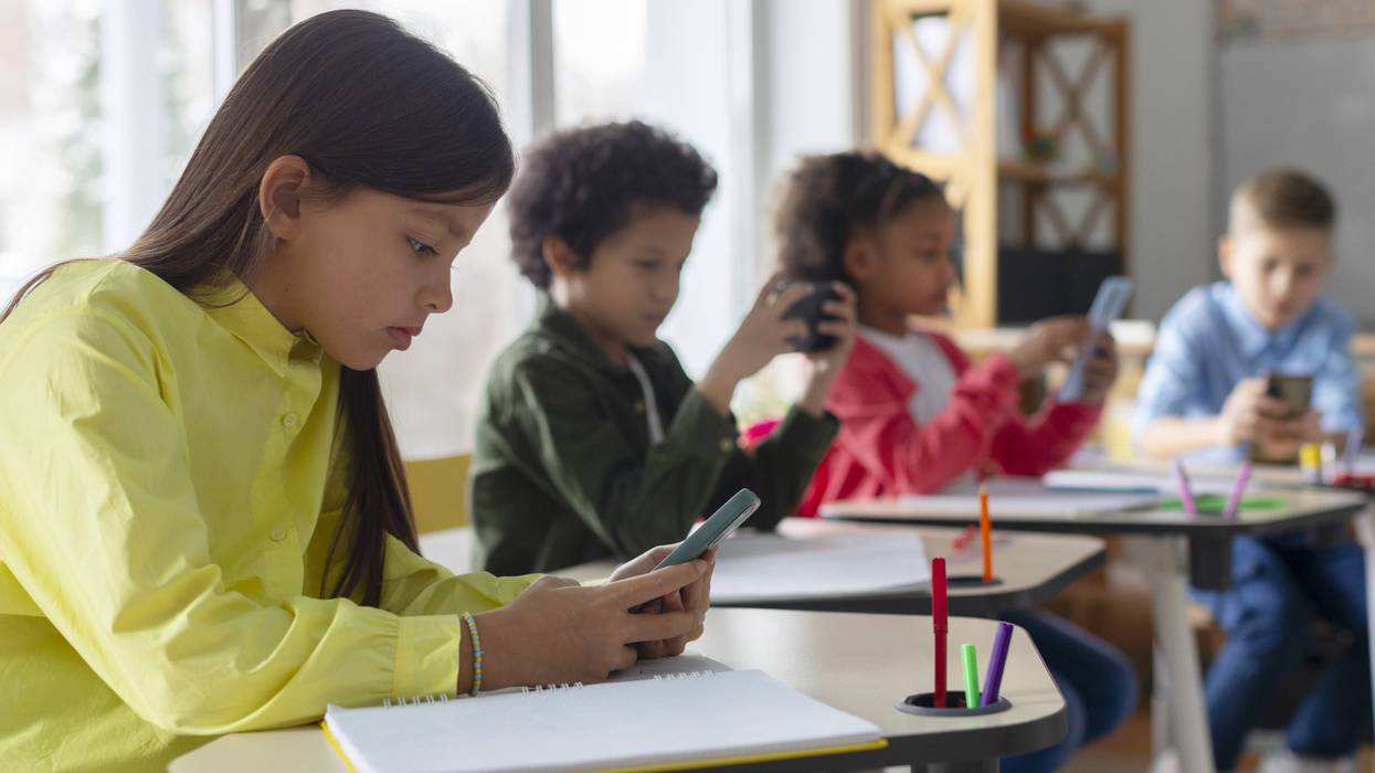 Pa. House passes bill that would restrict student cellphone access during the school day