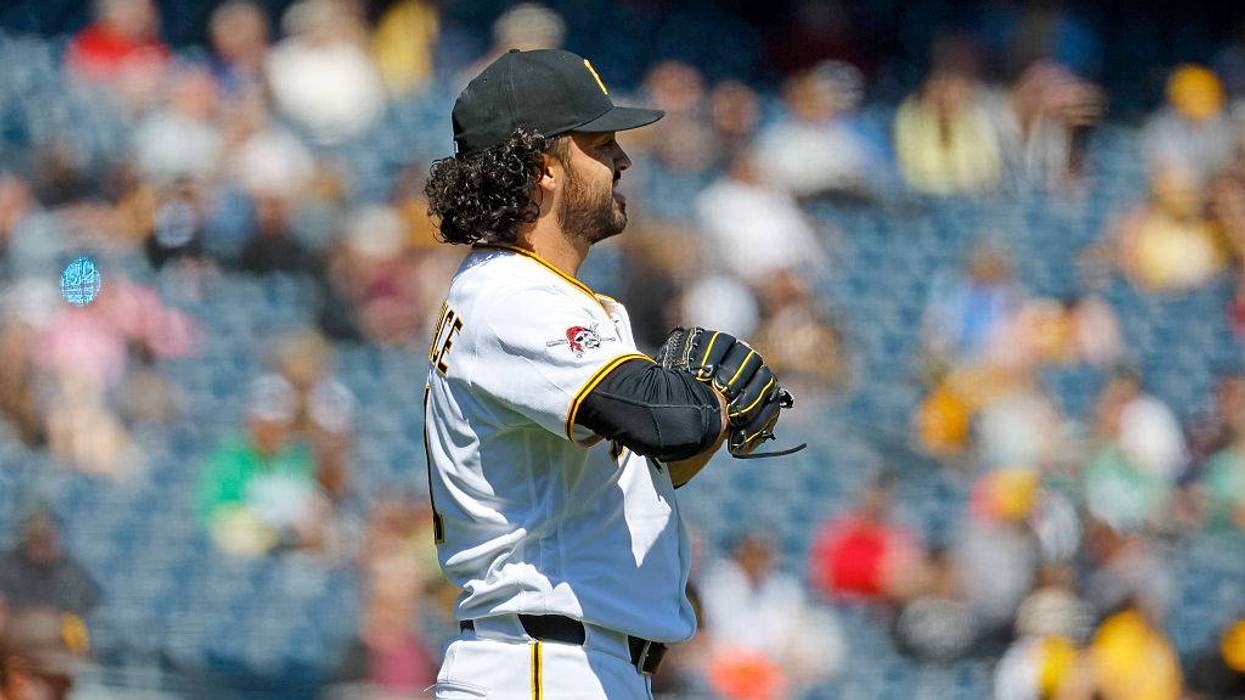 Pirates trade Lawrence to Twins team they swept