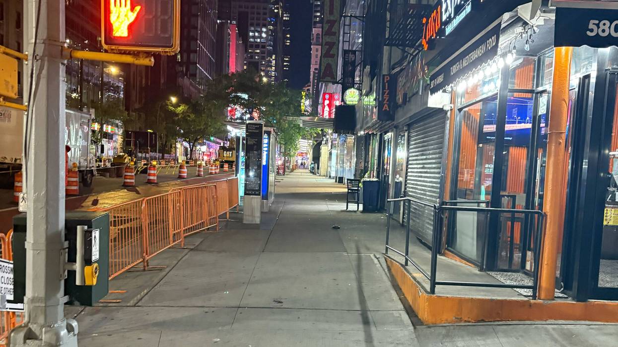 Man, 42, stabbed in chest in Midtown attack; suspect at large
