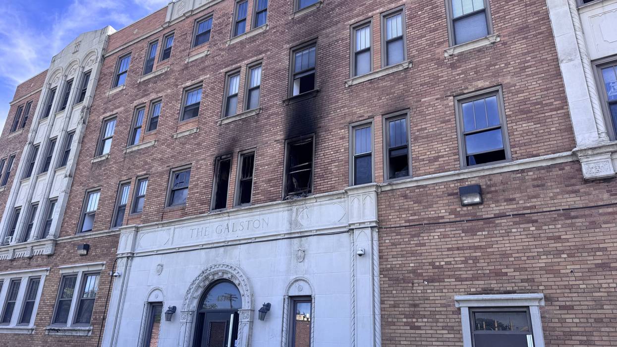 Firefighters rescue residents from burning apartment building in Southwest Detroit