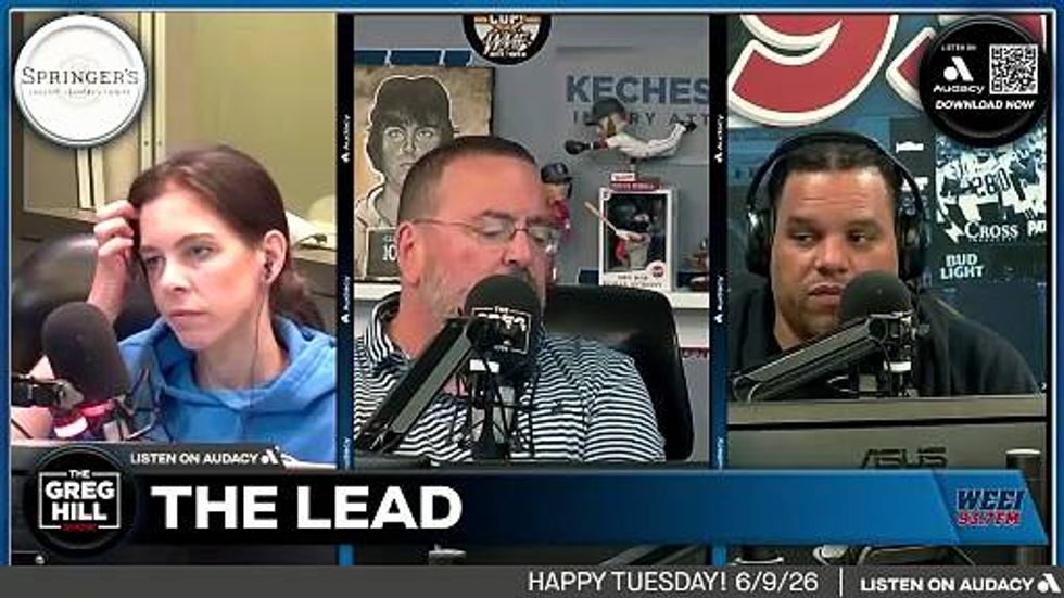Who is in the huddle with Maye from the WR standpoint Josh McDaniels comparing A.J. Brown to Patriots' legend Rob Gronkowski?